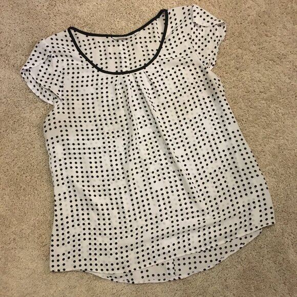 Domino Black White Polka Dot Tulip Cap Sleeve Button Up Shirt - Picture 12 of 15